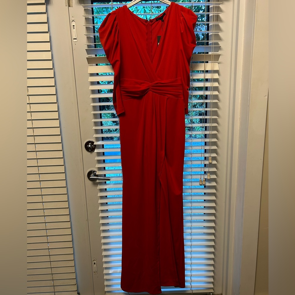 Symphony Red Flutter-Sleeve Evening Gown – Size M – NWT – Retail $225